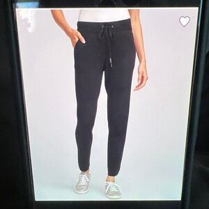 Chicos Knit Zenergy Sweater
 Joggers Size 8